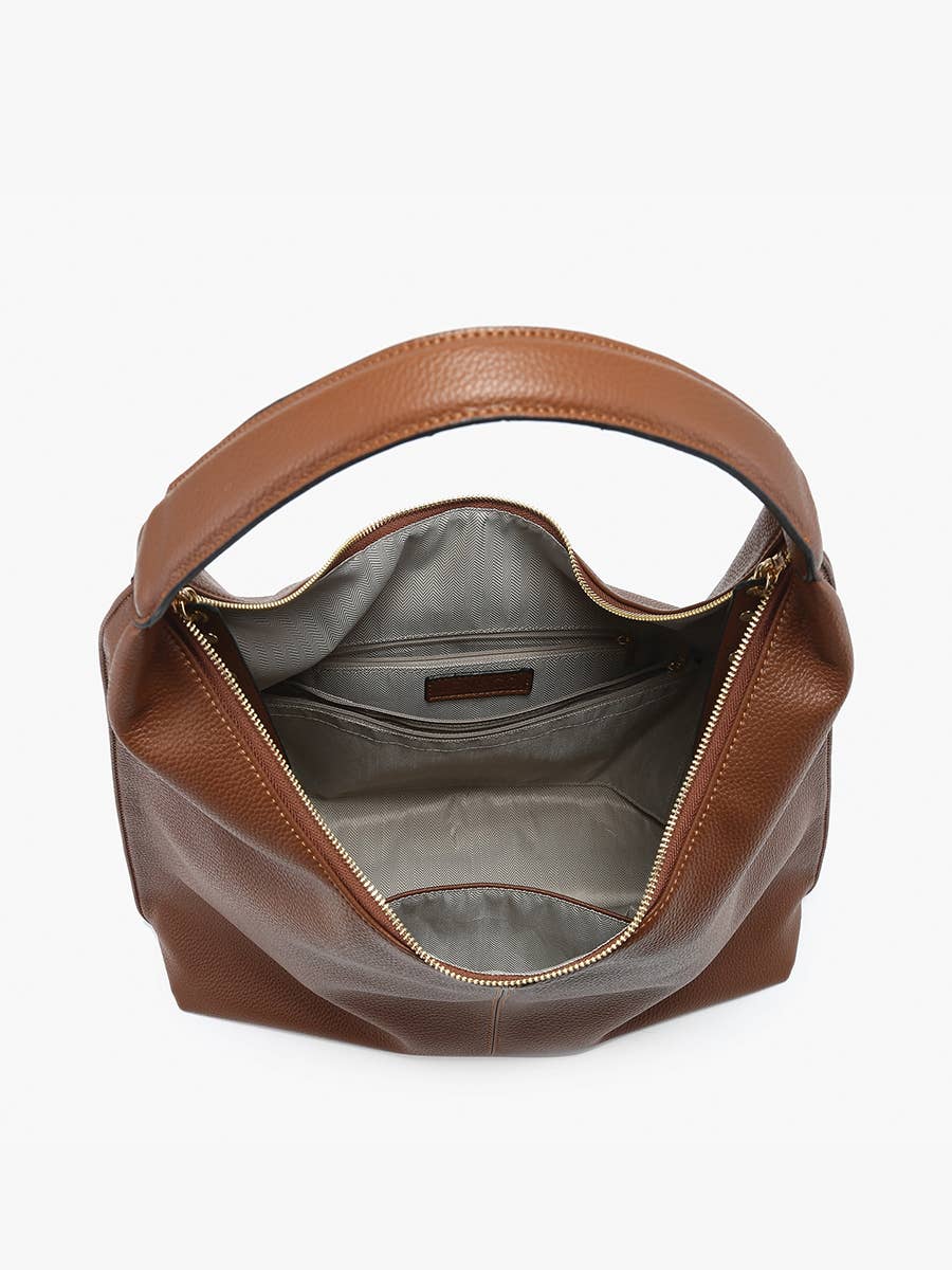 Tori Hobo