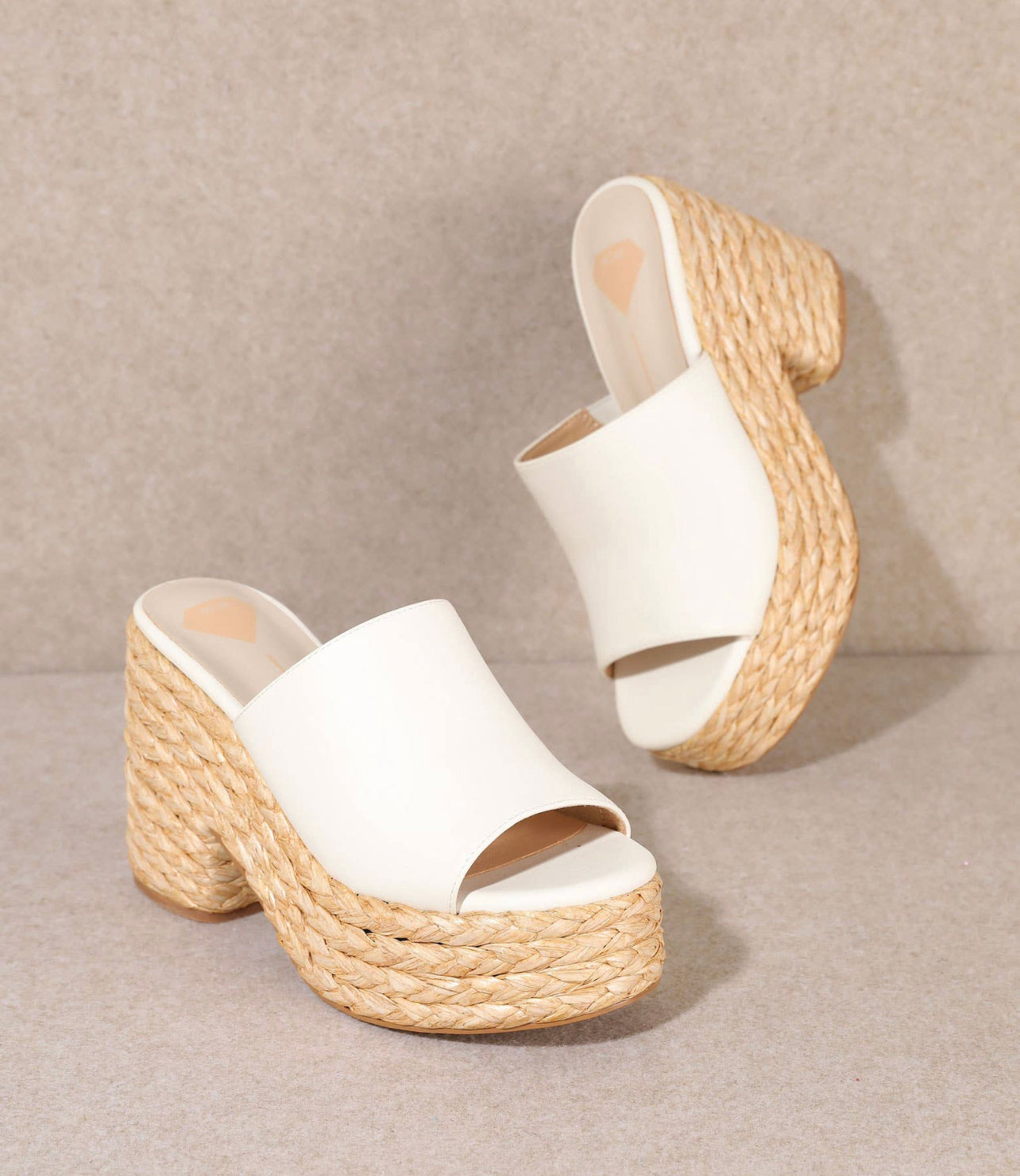 Ashiyn Wedge